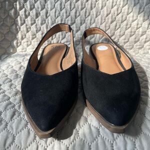 SM New York Black Pointed-Toe Slingback Mules with Tan Insole